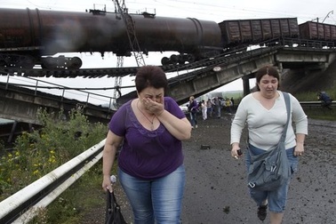 Ukraine: Quân ly khai đánh sập cầu ngăn quân chính phủ