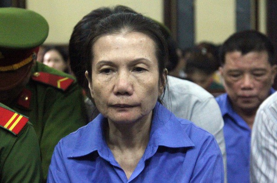 Tuyên tù chung thân bị cáo Nguyễn Thị Hoàng Oanh là chưa đủ! - 2 Tuyên tù chung thân bị cáo Nguyễn Thị Hoàng Oanh là chưa đủ! - 2