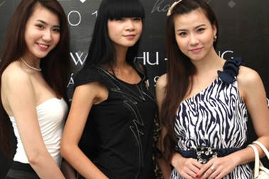 “Người mẫu đến muộn 2 phút bị phạt…1 triệu đồng”