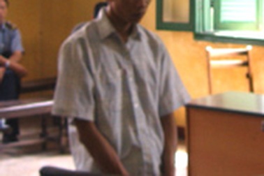 Xét xử vụ đổ trộm rác thải đầu tiên tại Hà Nội