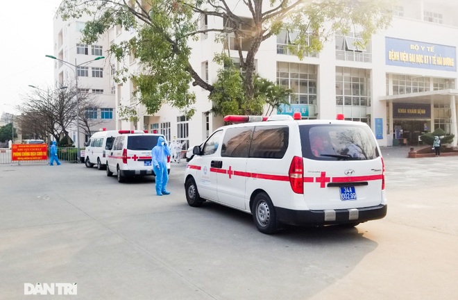 Cận cảnh bệnh viện dã chiến đầu tiên điều trị Covid-19 ở Hải Dương - 16 Cận cảnh bệnh viện dã chiến đầu tiên điều trị Covid-19 ở Hải Dương - 16