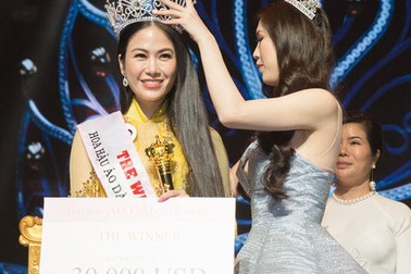 Giọng ca xứ Thanh đăng quang Hoa hậu áo dài Việt Nam 2019