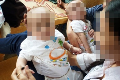 Bi hài nữ sinh viên làm mẹ