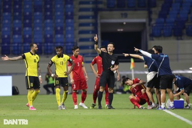 "Trọng tài Nhật Bản bắt chính xác tình huống phạt đền của Văn Toàn"