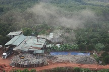 Cắt điện cơ sở tái chế rác thải nhựa gây ô nhiễm ở Bình Phước