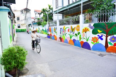 Ngắm "làng bích hoạ" đẹp mê mẩn ở ngoại thành Hà Nội