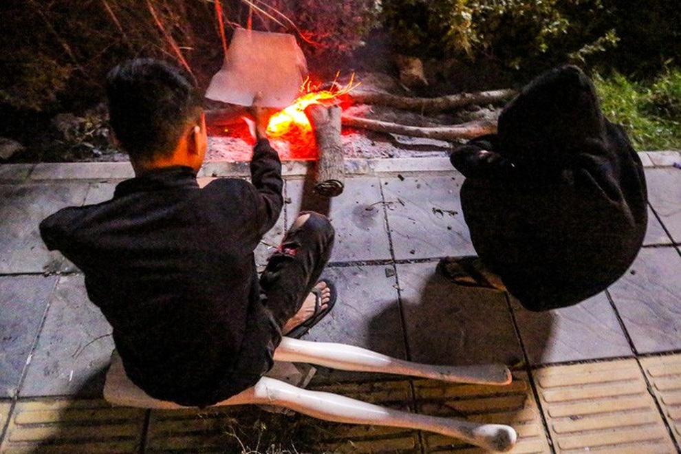 Lao động mất việc làm, trú ngụ trong ống cống dưới trời giá rét đầu đông - 5