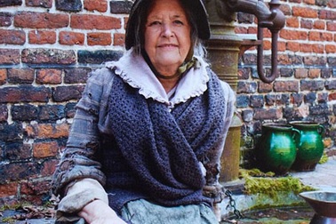 Chuyện bà cụ vô danh xuất hiện trong… cả ngàn bộ phim