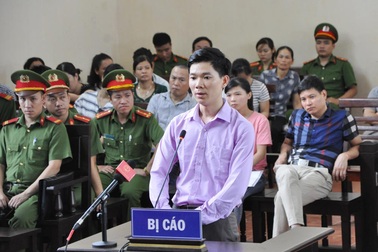 Bị cáo Hoàng Công Lương: Bác sĩ điều trị không chịu trách nhiệm chất lượng máy móc