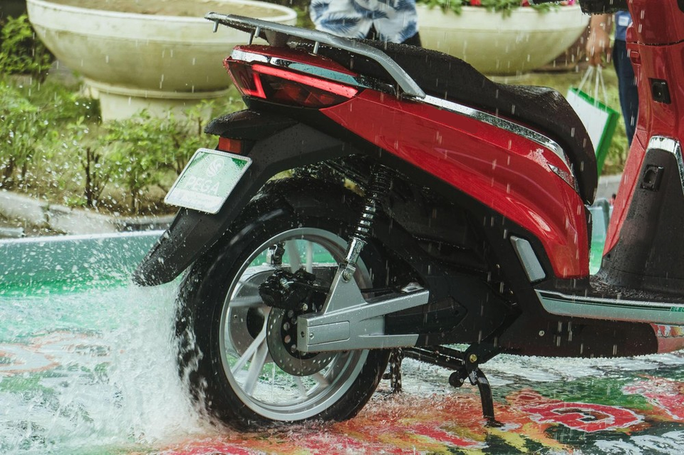 Nên mua xe điện cao cấp PEGA-S hay xe xăng tầm trung - 2 Nên mua xe điện cao cấp PEGA-S hay xe xăng tầm trung - 2