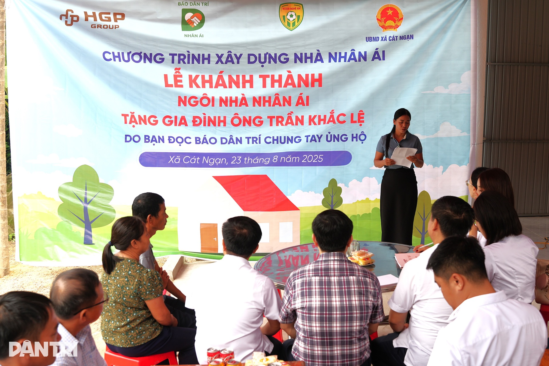 Bạn đọc Dân trí viết tiếp ước mơ về mái ấm cho vợ chồng nghèo - 5 Bạn đọc Dân trí viết tiếp ước mơ về mái ấm cho vợ chồng nghèo - 5