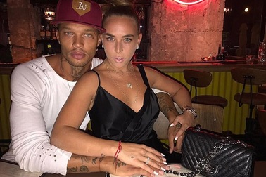 Con gái tỷ phú Topshop mang bầu với "tội phạm điển trai" Jeremy Meeks