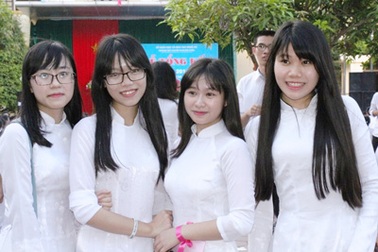 Lưu luyến lễ Tri ân và trưởng thành của học sinh "trường Phan"