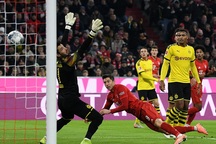 Bayern Munich 4-0 Dortmund: Lewandowski lại lập công