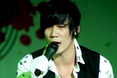 Giọng ca "Chiếc khăn gió ấm": "Tôi chưa vượt qua cái bóng của chính mình"