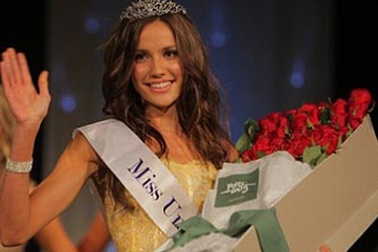 Hoa hậu Úc không bị tước vương miện