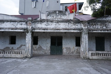 Hãi hùng Nhà văn hóa!