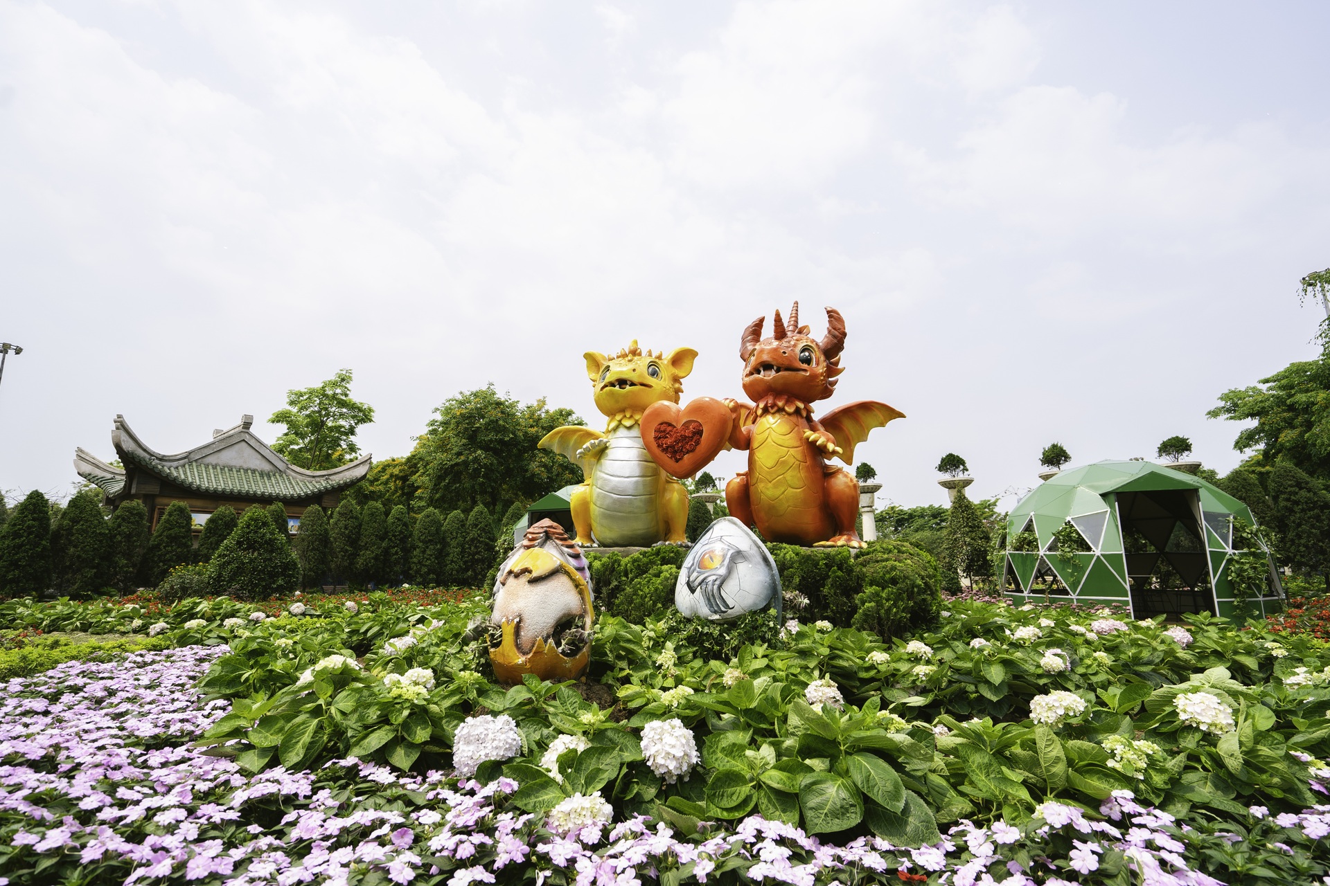 Lễ hội Rồng thu hút hàng chục nghìn khách những ngày đầu lễ 30/4 - 6 Lễ hội Rồng thu hút hàng chục nghìn khách những ngày đầu lễ 30/4 - 6