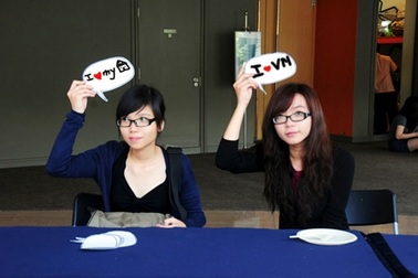 Cặp đôi SV Báo chí thổi hồn cho thế giới bút chì