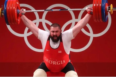 Vận động viên khỏe nhất thế giới phá kỷ lục của chính mình ở Olympic