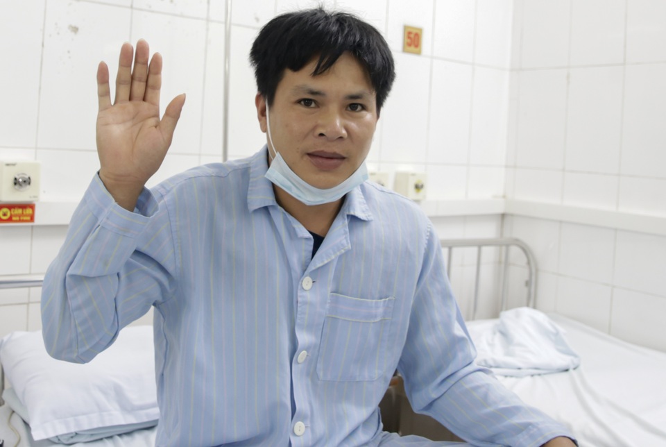 Bệnh nhân từ cõi chết trở về ủng hộ hoàn cảnh khó khăn 35 triệu đồng - 3 Bệnh nhân từ cõi chết trở về ủng hộ hoàn cảnh khó khăn 35 triệu đồng - 3