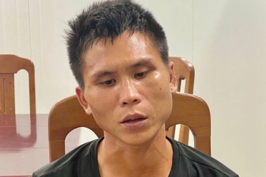 Cầm dao định "gặp ai chém người đó", xông vào chém cả phó công an xã