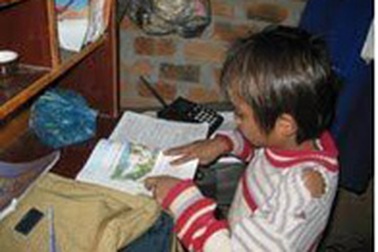 Tiếng kẻng học bài níu con chữ với học sinh vùng cao