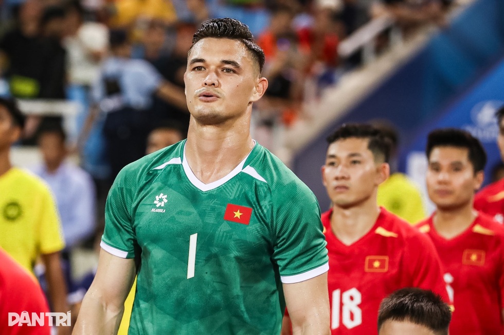 Thủ môn Việt kiều thành công ở đội tuyển Việt Nam: Khác biệt đẳng cấp - 4