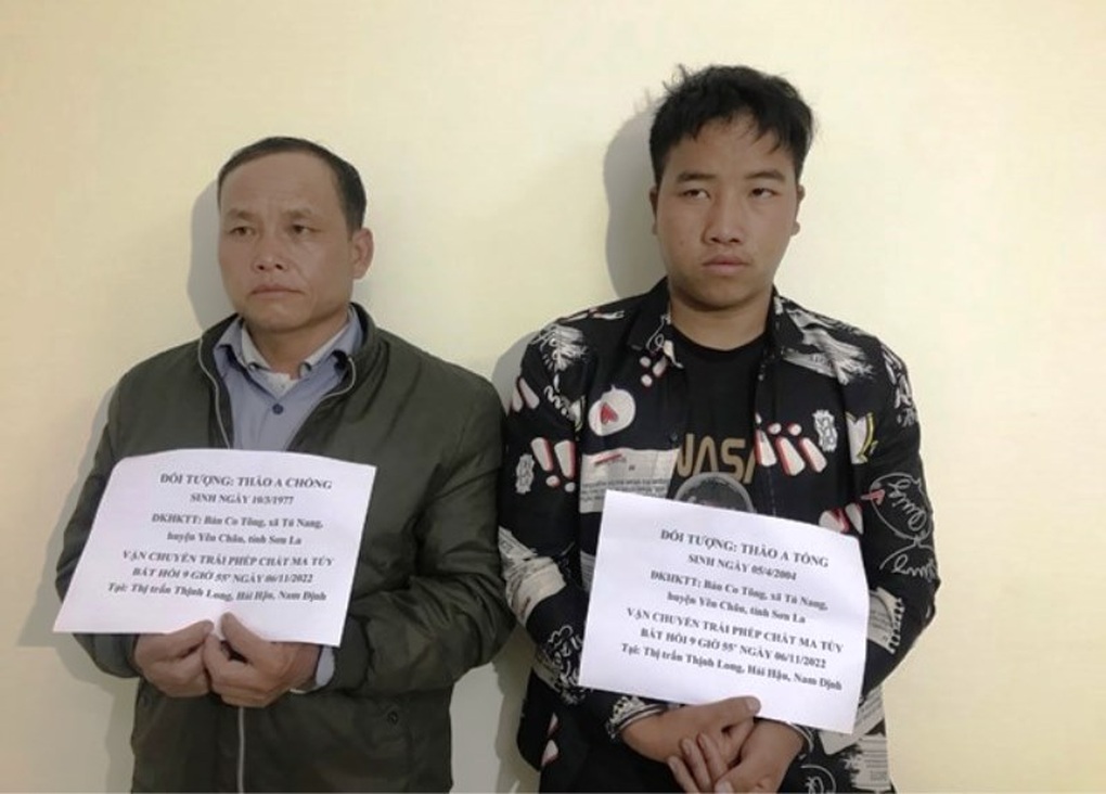 Nguyên trưởng bản cùng em trai vận chuyển 12.000 viên ma túy - 1