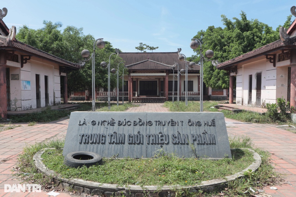 Lên phương án giải cứu trung tâm giới thiệu nghề đúc đồng bị bỏ hoang - 1 Lên phương án giải cứu trung tâm giới thiệu nghề đúc đồng bị bỏ hoang - 1