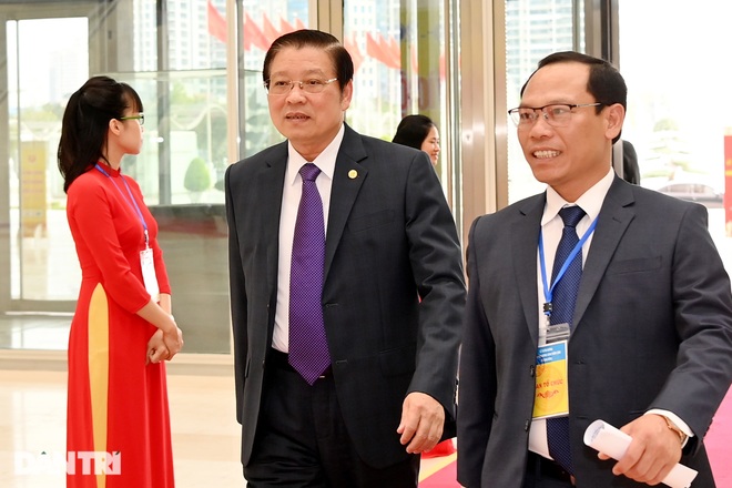 Tôn vinh những ông Bụt, bà Tiên giữa đời thường - 7 Tôn vinh những ông Bụt, bà Tiên giữa đời thường - 7