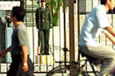 4.000 quan chức Trung Quốc trốn ra nước ngoài “ẵm” theo 50 tỉ USD