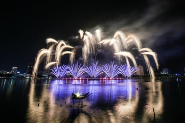 Anh, Úc, Ý sẽ cùng tranh ngôi quán quân pháo hoa ở Đà Nẵng