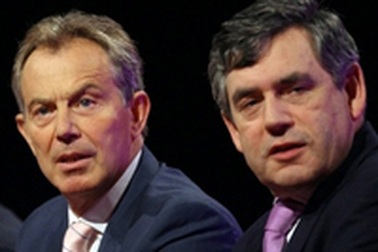 Blair - Brown: Ông chẳng bà chuộc