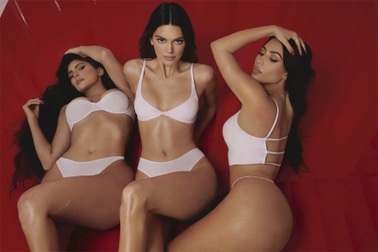 Chị em Kim Kardashian lọt Top sao kiếm tiền "khủng" nhất trên Instagram