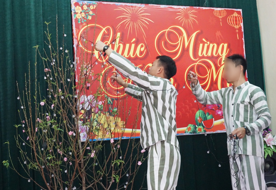 Nỗi niềm đón Tết ở trại giam - 2 Nỗi niềm đón Tết ở trại giam - 2