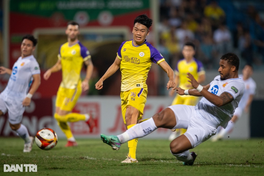Đánh bại Hà Nội FC, Nam Định vững ngôi đầu V-League - 1 Đánh bại Hà Nội FC, Nam Định vững ngôi đầu V-League - 1