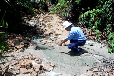 Hàng trăm “quặng tặc” vẫn “đục khoét” mỏ vàng Bồng Miêu