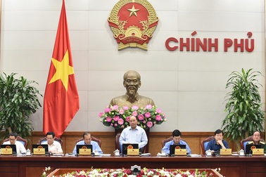 Chính phủ bàn về đột phá thể chế xử lý các ngân hàng yếu kém