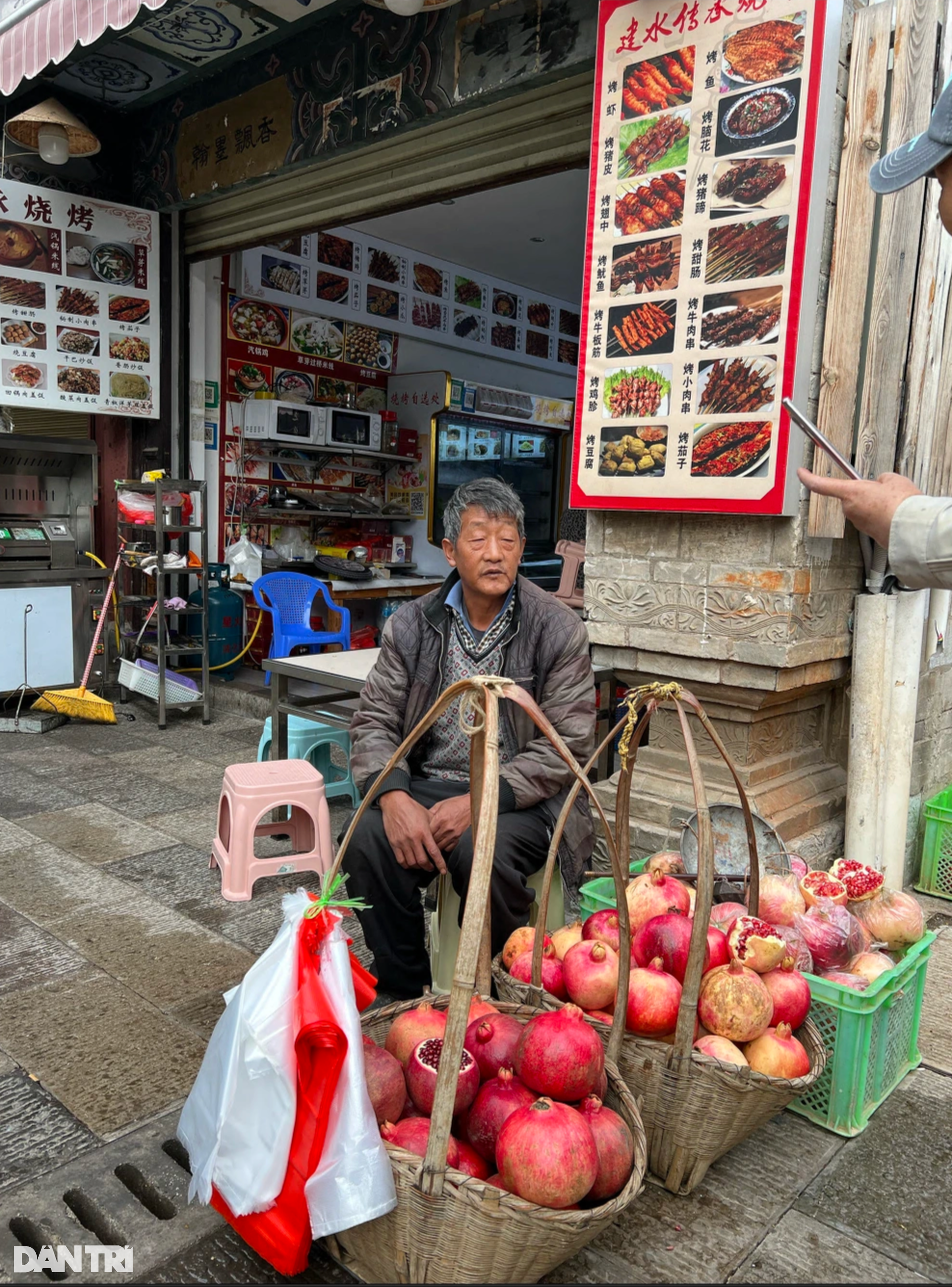 Khách Việt mua tour Trung Quốc: Ngắm cảnh nháo nhào, lùa vào mua sắm - 3