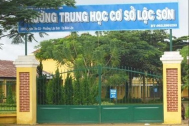 Nữ sinh lớp 8 treo cổ tự tử tại nhà