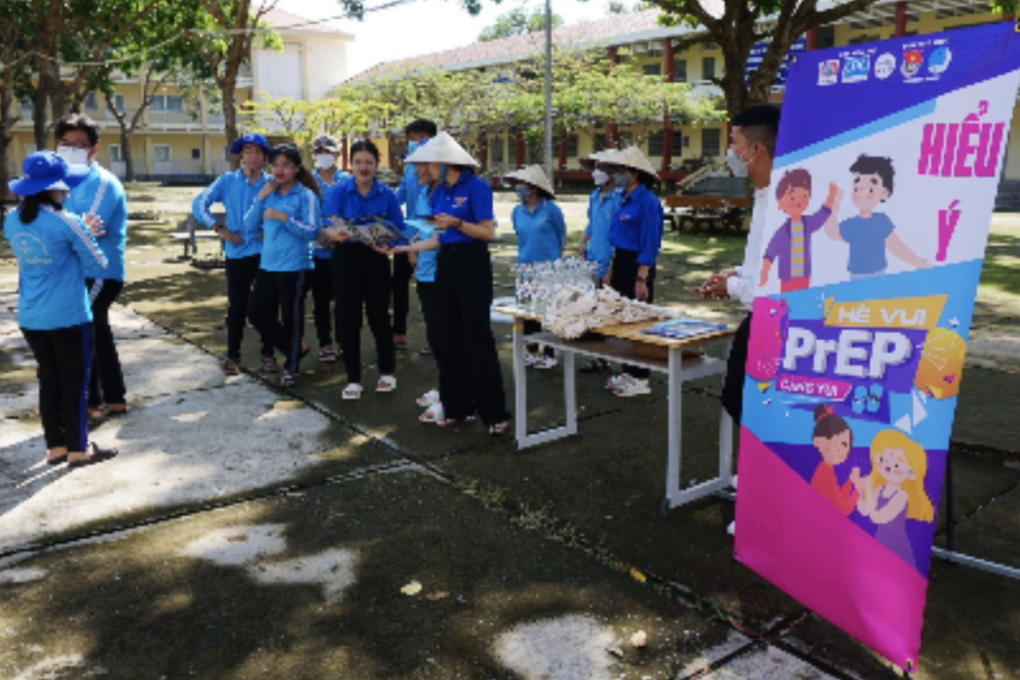 TPHCM phát hiện 2.800 ca HIV trong 6 tháng: 73% thuộc nhóm đồng tính nam - 2 TPHCM phát hiện 2.800 ca HIV trong 6 tháng: 73% thuộc nhóm đồng tính nam - 2