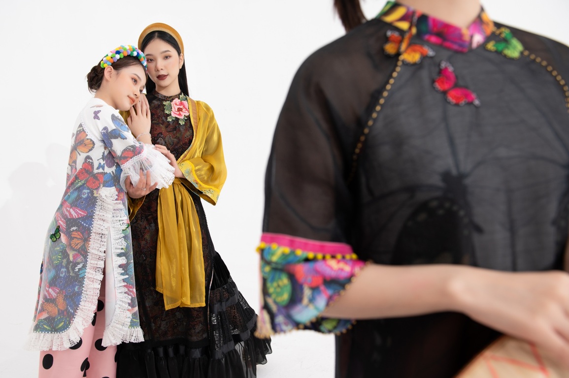 Cao Minh Tiến ra mắt bộ sưu tập áo dài Tết bằng MV ca nhạc - 7 Cao Minh Tiến ra mắt bộ sưu tập áo dài Tết bằng MV ca nhạc - 7