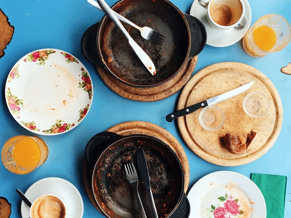 Dù rất phản cảm, trào lưu ăn cắp cốc chén vẫn lan rộng trên TikTok - 2 Dù rất phản cảm, trào lưu ăn cắp cốc chén vẫn lan rộng trên TikTok - 2