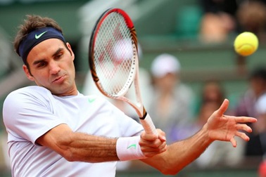 “Vã mồ hôi” sau 5 set, Federer vào tứ kết