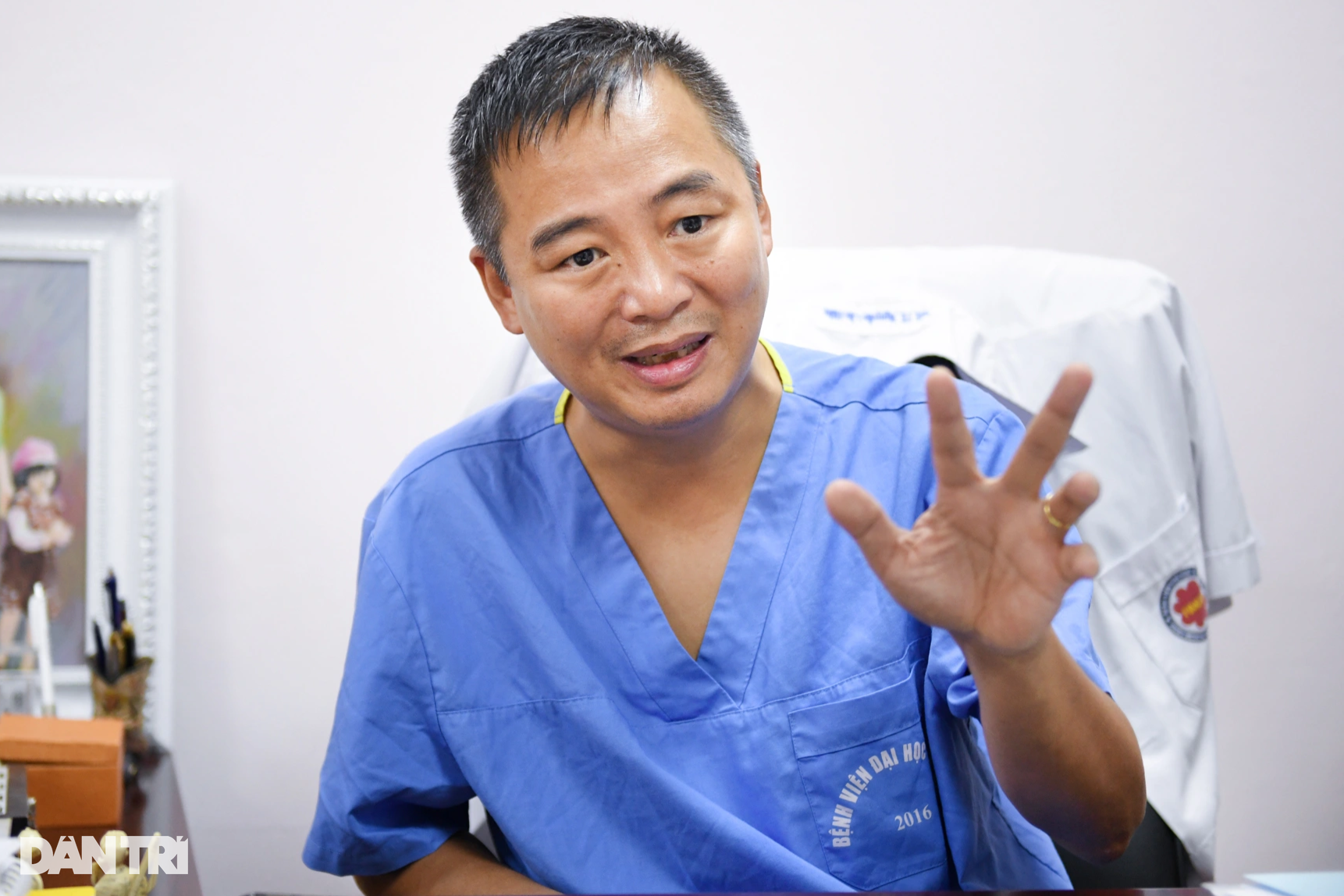 Bác sĩ Nguyễn Lân Hiếu: Không phải cứ chi nhiều tiền là tốt cho sức khỏe - 1 Bác sĩ Nguyễn Lân Hiếu: Không phải cứ chi nhiều tiền là tốt cho sức khỏe - 1