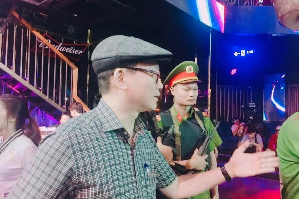 Cha đẻ Bão ngầm: Phim tôi không có chuyện cảnh sát thanh bần, ăn mỳ tôm! - 2 Cha đẻ Bão ngầm: Phim tôi không có chuyện cảnh sát thanh bần, ăn mỳ tôm! - 2
