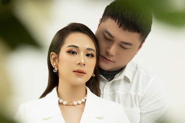 Vợ trẻ kém 10 tuổi của Vũ Duy Khánh mang bầu cuối thai kỳ vẫn quyến rũ