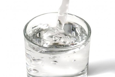 Đi cấp cứu vì uống quá nhiều nước