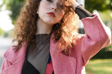 Sành điệu với măng tô thời thượng từ dạ khâu tay